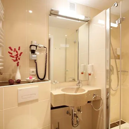 Отель Kaiserhof Везель