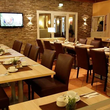 Kaiserhof Hotel 3*