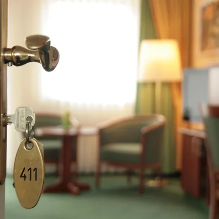 Отель Kaiserhof 3*