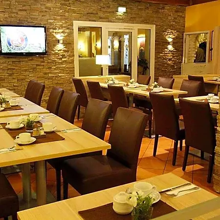 Kaiserhof מלון וזל