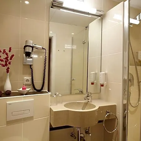 Kaiserhof 3* וזל
