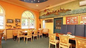 Kaiserhof מלון